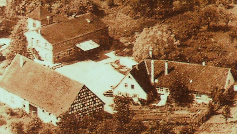 1930-ban Willhelm Bott megalapítja a bott céget.