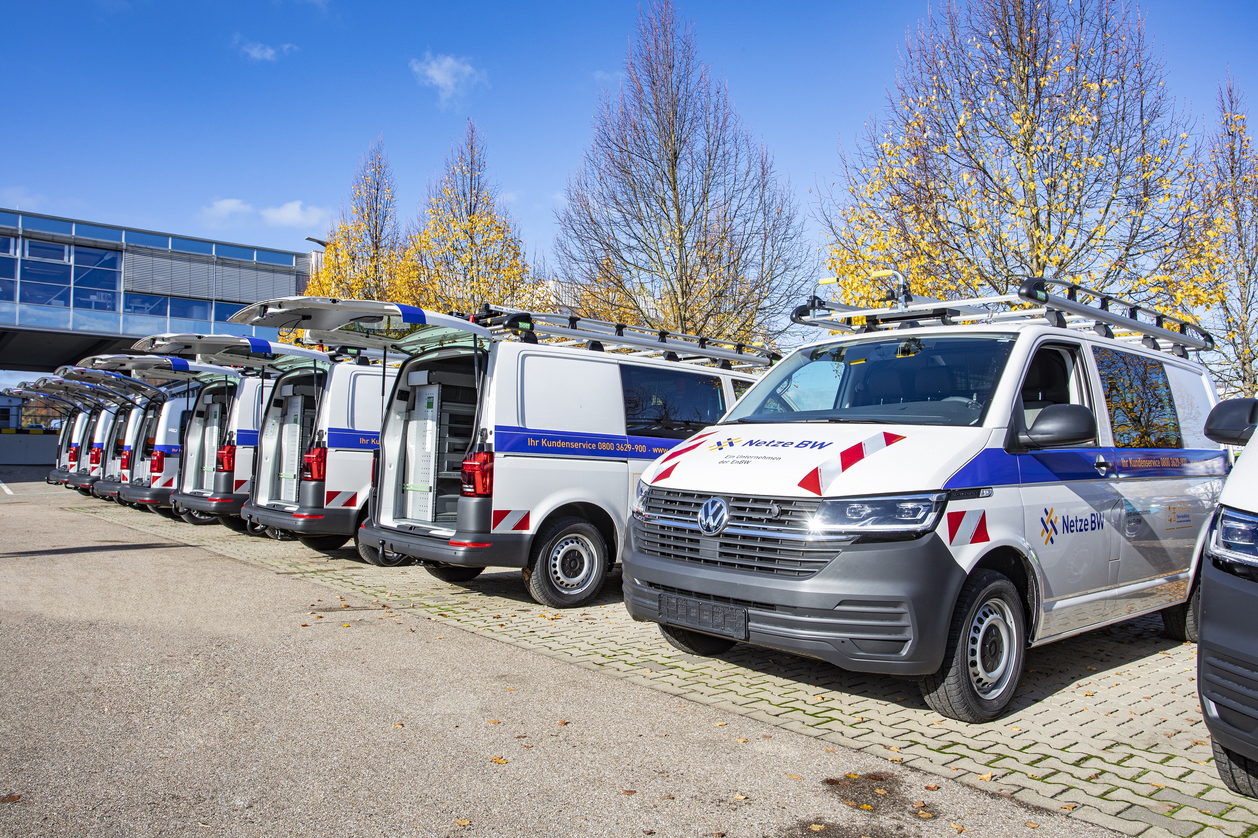 Járműbe épített berendezések egy energiavállalat járműparkjához.